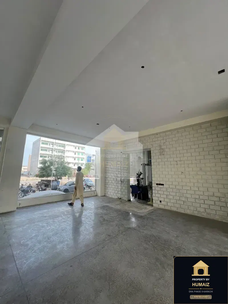 300 Sq. Yd. Corporate Office Space on Zulfiqar Commercial For Rent in DHA Phase 8 Karachi — Photograph 4