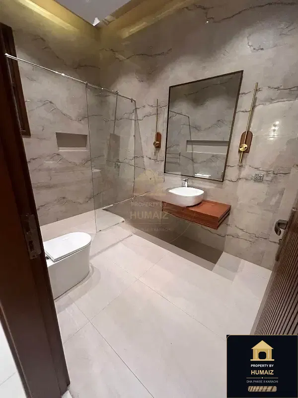 500 Sq. Yd. 6-Bedroom Luxury Villa in Zone C For Sale in DHA Phase 8 Karachi — Photograph 14