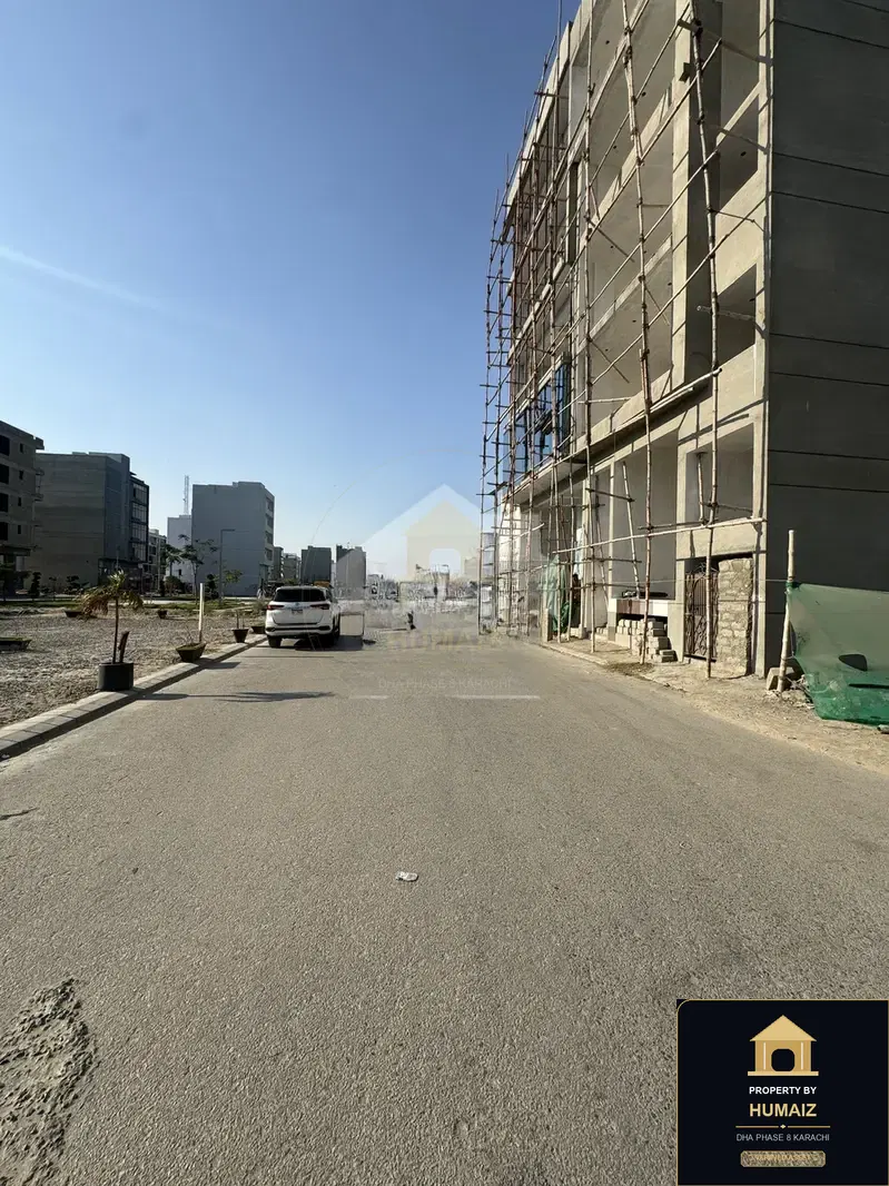 100 Sq. Yd. Commercial Building (Park Facing, Unit 2) on Zulfiqar Commercial For Sale in DHA Phase 8 Karachi — Photograph 4