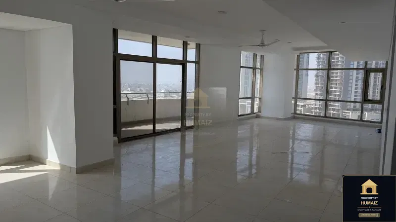 44 Sq. Yd. Commercial Retail Shop in DHA Phase 8 For Sale in DHA Phase 8 Karachi — Photograph 4