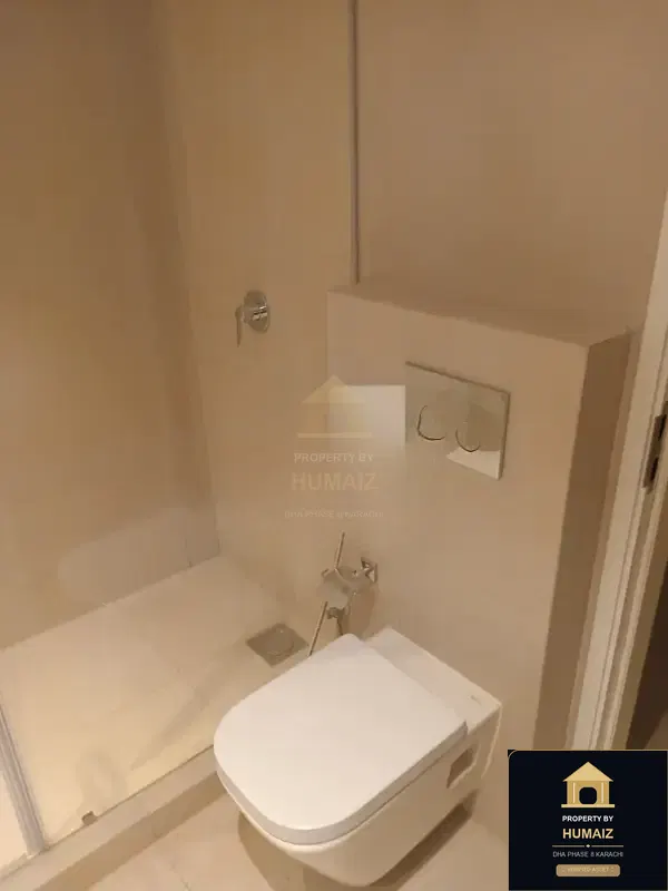 3-Bedroom Luxury Apartment (Sea Facing, 4 Bath, Suite 24) at The Views For Rent in DHA Phase 8 Karachi — Photograph 7