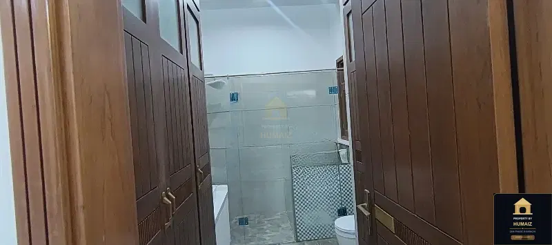 600 Sq. Yd. 7-Bedroom Luxury Villa in Zone A For Sale in DHA Phase 8 Karachi — Photograph 22