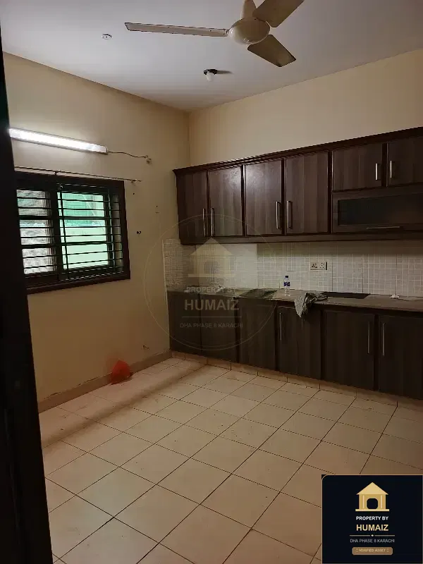3-Bedroom Upper/Lower Portion (4 Bath, Unit 11) in DHA Phase 8 For Rent in DHA Phase 8 Karachi — Photograph 5