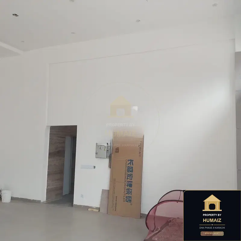 222 Sq. Yd. Corporate Office Space (Boulevard Facing, Unit 2) on Zulfiqar Commercial For Rent in DHA Phase 8 Karachi — Photograph 4