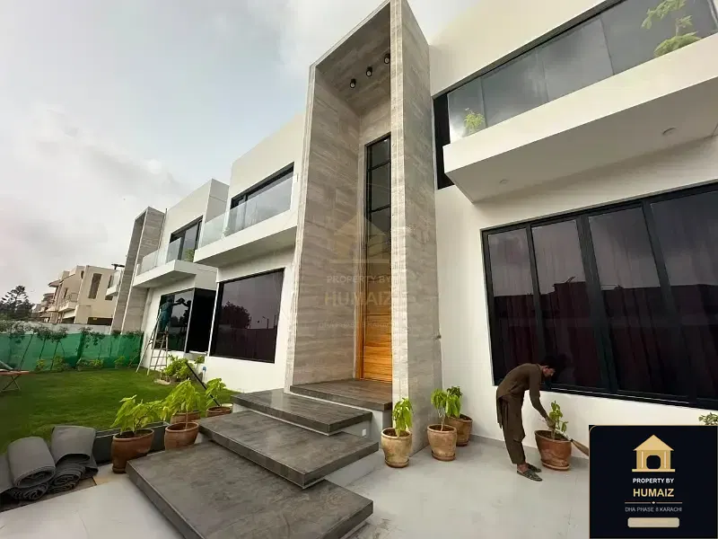 1,000 Sq. Yd. 6-Bedroom Luxury Villa (Private Pool, 6 Bath, Residence 3) on Zulfiqar Commercial For Sale in DHA Phase 8 Karachi — Photograph 2