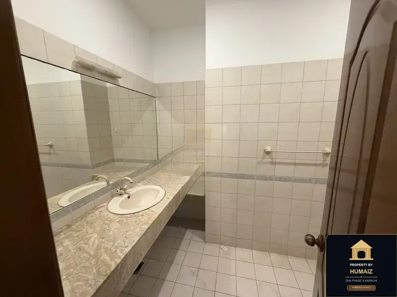 500 Sq. Yd. 6-Bedroom Luxury Villa on Qasim Street For Rent in DHA Phase 8 Karachi — Photograph 10