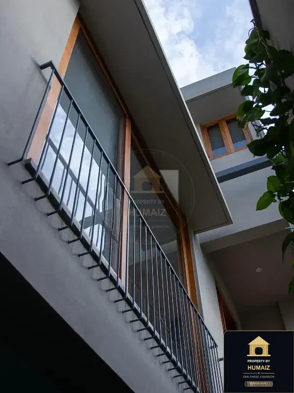 500 Sq. Yd. 5-Bedroom Luxury Villa (Boulevard Facing, 6 Bath, Residence 2) in Khayaban-e-Bahria For Sale in DHA Phase 8 Karachi — Photograph 9