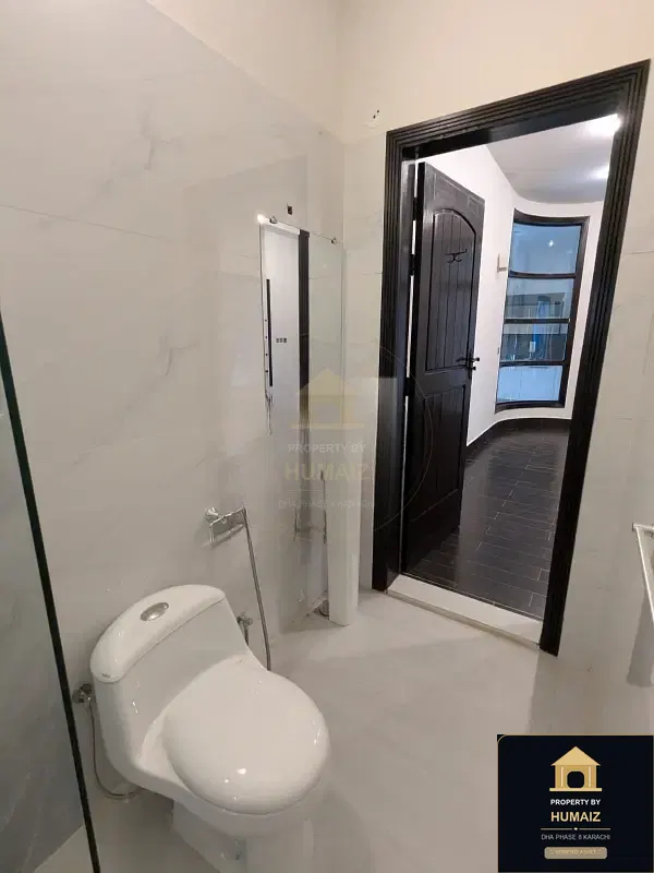 2-Bedroom Upper/Lower Portion (2 Bath, Unit 2) in DHA Phase 8 For Rent in DHA Phase 8 Karachi — Photograph 4
