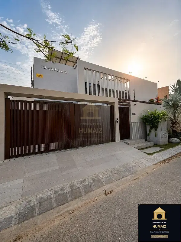 1,000 Sq. Yd. 7-Bedroom Luxury Villa (Private Pool, 6 Bath, Residence 14) in DHA Phase 8 For Sale in DHA Phase 8 Karachi — Photograph 2