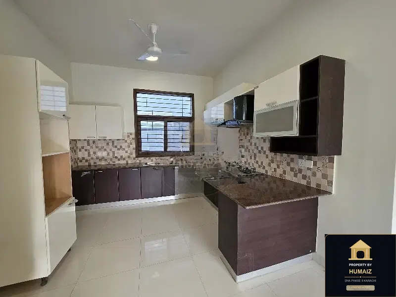 3-Bedroom Upper/Lower Portion (West Open, 4 Bath, Unit 2) on Zulfiqar Commercial For Rent in DHA Phase 8 Karachi — Photograph 5