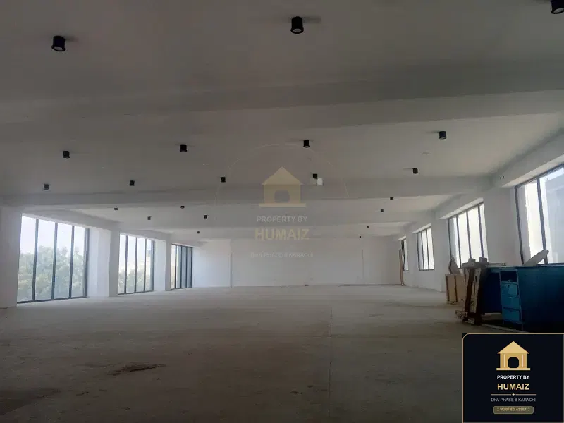 300 Sq. Yd. Corporate Office Space on Al-Murtaza Commercial For Rent in DHA Phase 8 Karachi — Photograph 9