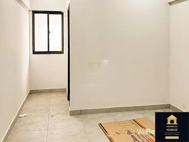 3-Bedroom Luxury Apartment (Boulevard Facing, 3 Bath, Suite 18) on Al-Murtaza Commercial For Rent in DHA Phase 8 Karachi — Photograph 4
