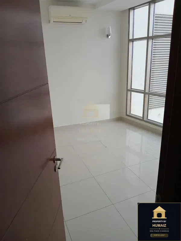 4-Bedroom Luxury Apartment (Sea Facing, 4 Bath, Suite 5) at Reef Towers For Rent in DHA Phase 8 Karachi — Photograph 6