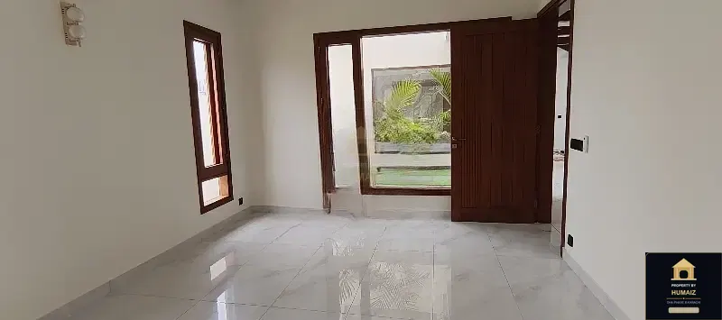 500 Sq. Yd. 7-Bedroom Luxury Villa (Basement, 6 Bath, Residence 3) in DHA Phase 8 For Sale in DHA Phase 8 Karachi — Photograph 18