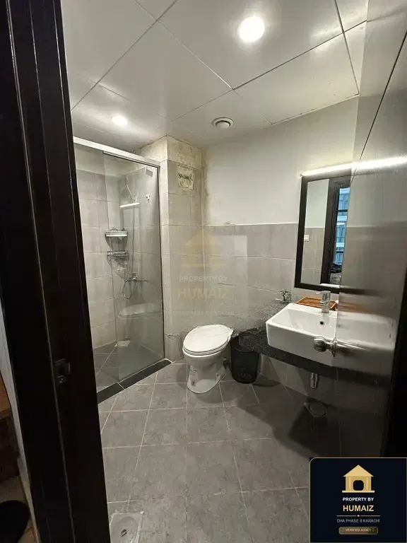 3-Bedroom Luxury Apartment (Sea Facing, 4 Bath, Suite 5) at Pearl Towers For Sale in DHA Phase 8 Karachi — Photograph 10