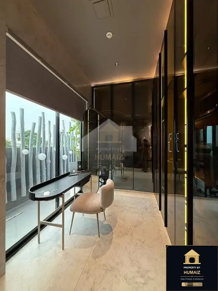 500 Sq. Yd. 6-Bedroom Luxury Villa in Zone E For Sale in DHA Phase 8 Karachi — Photograph 4