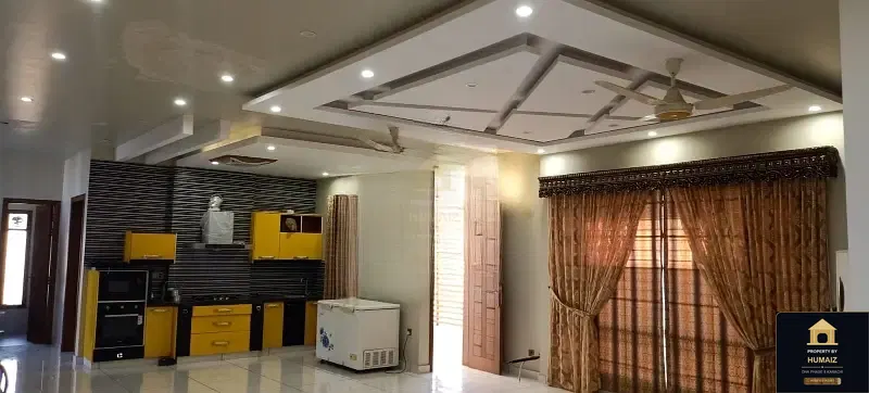 3-Bedroom Upper/Lower Portion (4 Bath, Unit 1) on Zulfiqar Commercial For Rent in DHA Phase 8 Karachi — Photograph 13