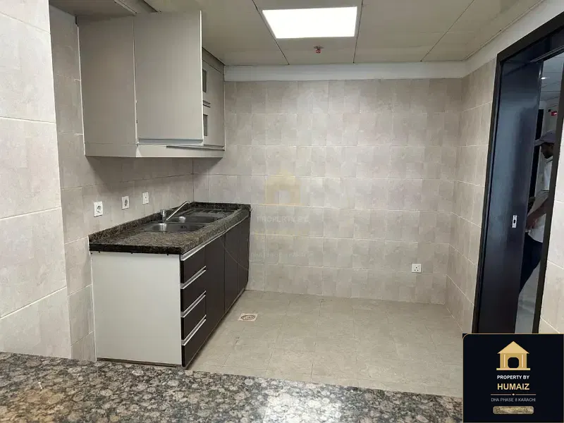 3-Bedroom Luxury Apartment (Sea Facing, 3 Bath, Suite 19) at Pearl Towers For Rent in DHA Phase 8 Karachi — Photograph 19