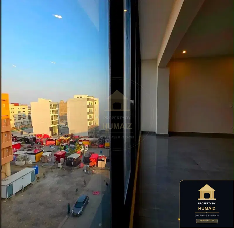 113 Sq. Yd. Corporate Office Space (1 Bath, Unit 10) on Al-Murtaza Commercial For Rent in DHA Phase 8 Karachi — Photograph 4