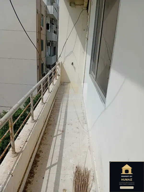 100 Sq. Yd. Corporate Office Space (Boulevard Facing, 1 Bath, Unit 4) in DHA Phase 8 For Rent in DHA Phase 8 Karachi — Photograph 5