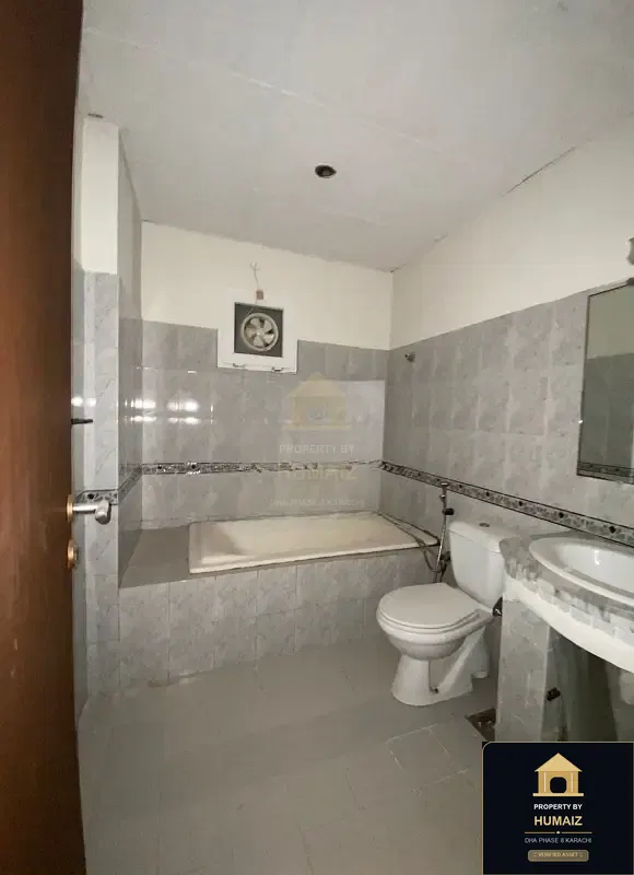 4-Bedroom Luxury Apartment (5 Bath, Suite 34) at Creek Vistas For Sale in DHA Phase 8 Karachi — Photograph 9