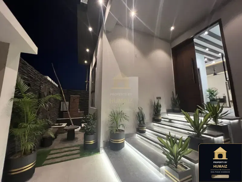 300 Sq. Yd. 6-Bedroom Luxury Villa (West Open, 6 Bath, Residence 3) in DHA Phase 8 For Sale in DHA Phase 8 Karachi — Photograph 4