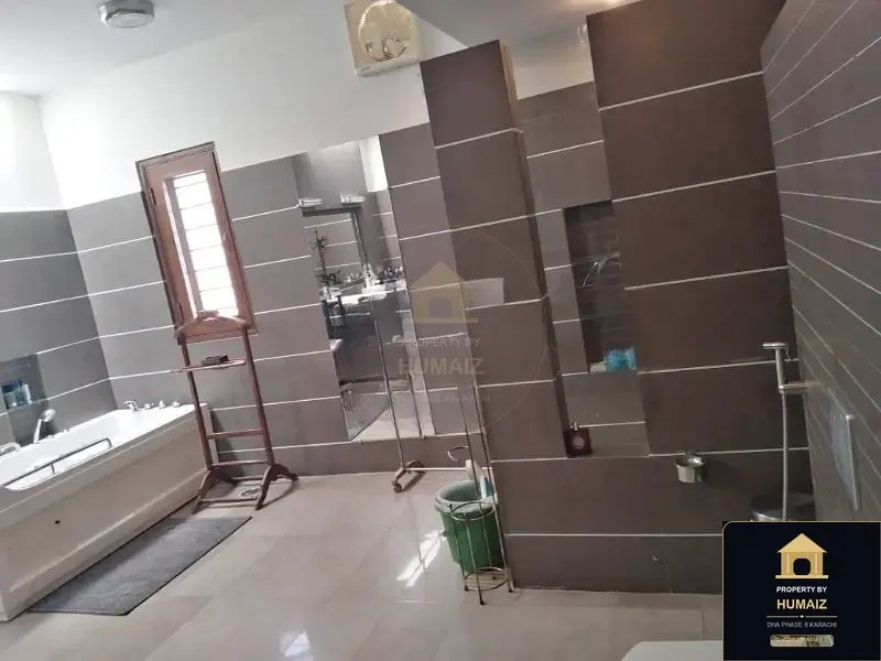 1,000 Sq. Yd. 6-Bedroom Luxury Villa (West Open, 6 Bath, Residence 40) in DHA Phase 8 For Sale in DHA Phase 8 Karachi — Photograph 12