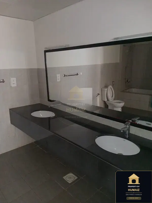 4-Bedroom Luxury Apartment (Sea Facing, 6 Bath, Suite 1) at Coral Towers For Rent in DHA Phase 8 Karachi — Photograph 8