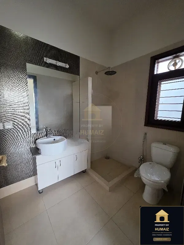 3-Bedroom Upper/Lower Portion (West Open, 4 Bath, Unit 2) on Zulfiqar Commercial For Rent in DHA Phase 8 Karachi — Photograph 6