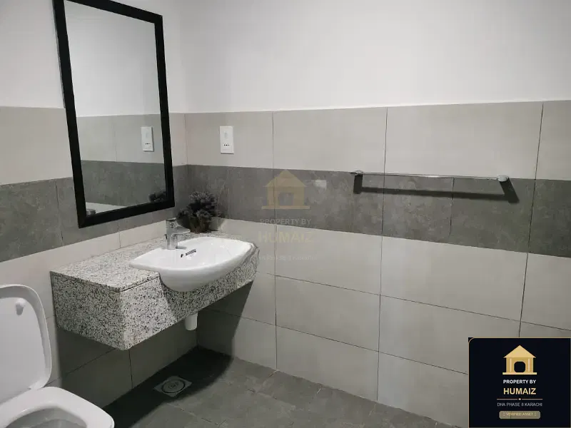 4-Bedroom Luxury Apartment (Sea Facing, 5 Bath, Suite 1) at Pearl Towers For Rent in DHA Phase 8 Karachi — Photograph 12