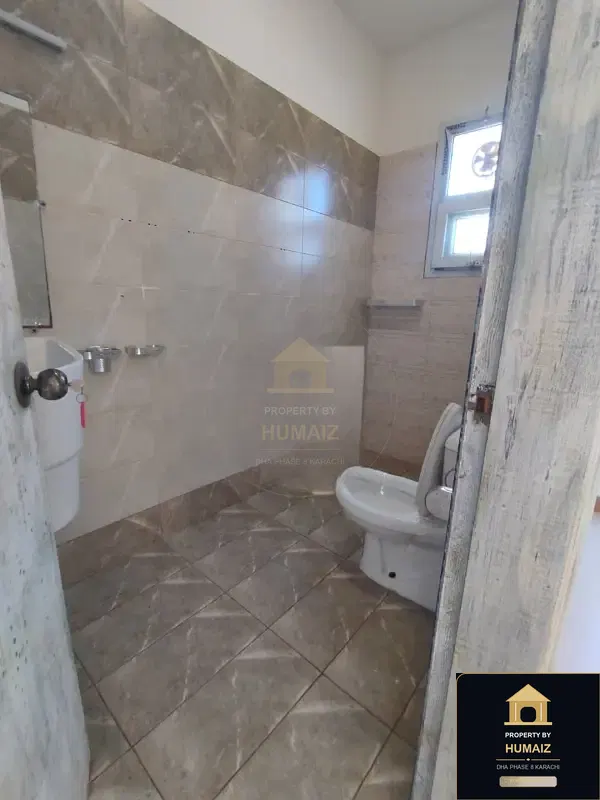 3-Bedroom Upper/Lower Portion (3 Bath, Unit 10) in DHA Phase 8 For Rent in DHA Phase 8 Karachi — Photograph 5