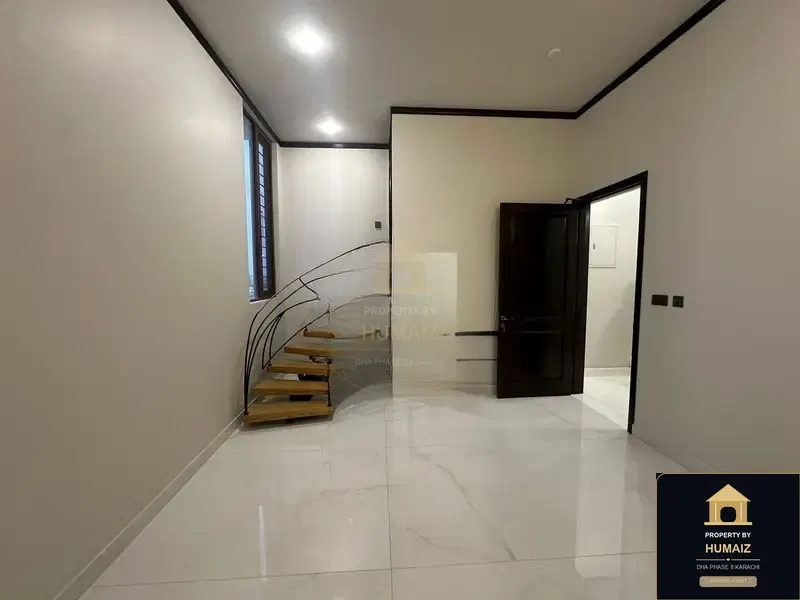 500 Sq. Yd. 5-Bedroom Luxury Villa (Basement, 6 Bath, Residence 6) in DHA Phase 8 For Rent in DHA Phase 8 Karachi — Photograph 4