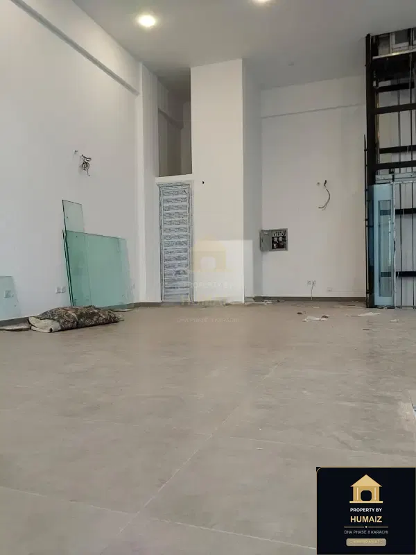 300 Sq. Yd. Commercial Retail Shop (Corner, 7 Bath, Unit 1) on Zulfiqar Commercial For Rent in DHA Phase 8 Karachi — Photograph 4