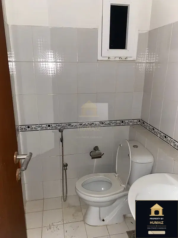 3-Bedroom Luxury Apartment (4 Bath, Suite 7) at Creek Vistas For Rent in DHA Phase 8 Karachi — Photograph 9