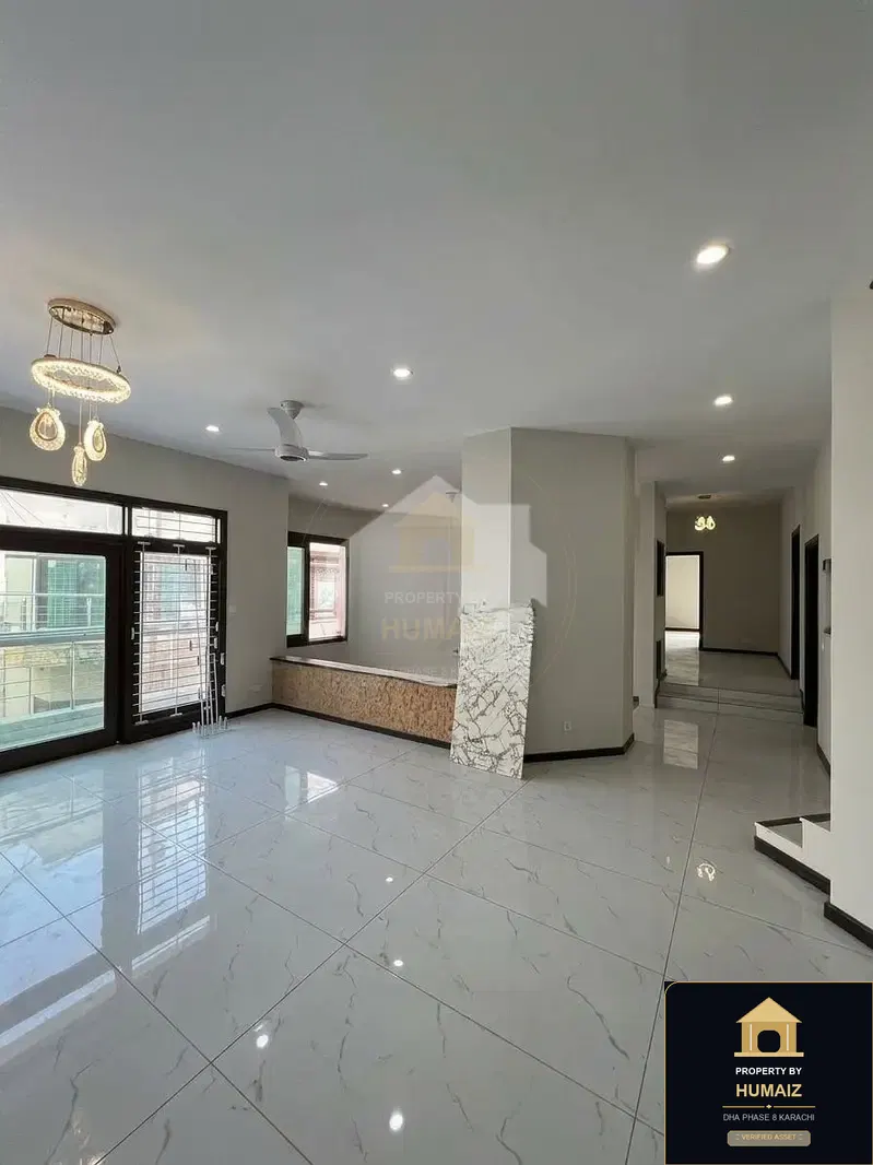 4-Bedroom Upper/Lower Portion (5 Bath, Unit 12) in DHA Phase 8 For Rent in DHA Phase 8 Karachi — Photograph 4