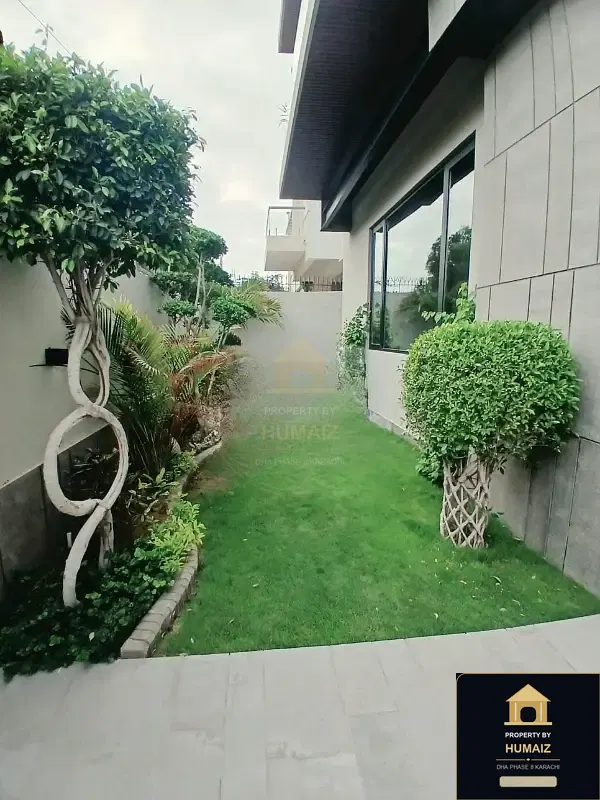 500 Sq. Yd. 5-Bedroom Luxury Villa (Private Pool, 6 Bath, Residence 37) in DHA Phase 8 For Sale in DHA Phase 8 Karachi — Photograph 3
