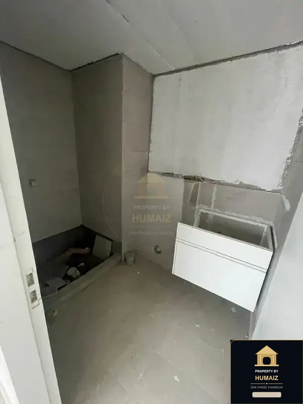 3-Bedroom Luxury Apartment (Boulevard Facing, 5 Bath, Suite 2) at Reef Towers For Sale in DHA Phase 8 Karachi — Photograph 4
