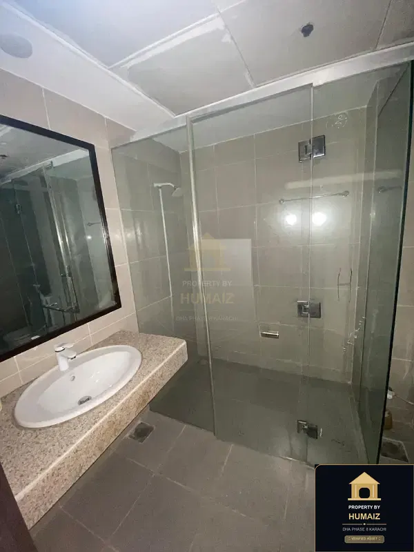 361 Sq. Yd. 3-Bedroom Luxury Villa at Coral Towers For Sale in DHA Phase 8 Karachi — Photograph 5