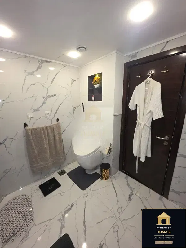 2-Bedroom Luxury Apartment (Sea Facing, 3 Bath, Suite 24) at Pearl Towers For Rent in DHA Phase 8 Karachi — Photograph 4