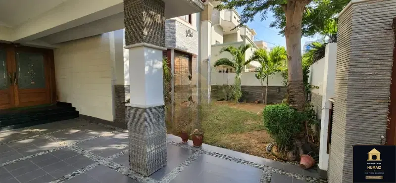 500 Sq. Yd. 5-Bedroom Luxury Villa (6 Bath, Residence 6) in DHA Phase 8 For Sale in DHA Phase 8 Karachi — Photograph 3