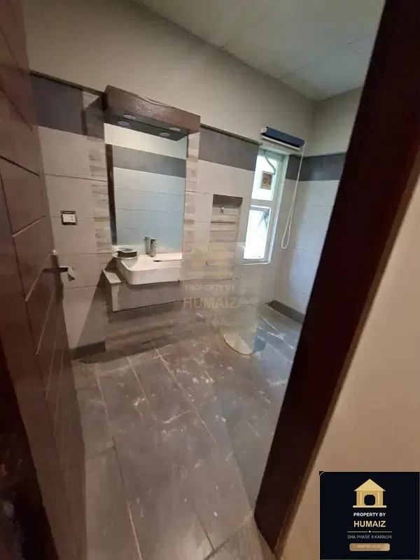 3-Bedroom Luxury Apartment (4 Bath, Suite 4) in DHA Phase 8 For Rent in DHA Phase 8 Karachi — Photograph 6