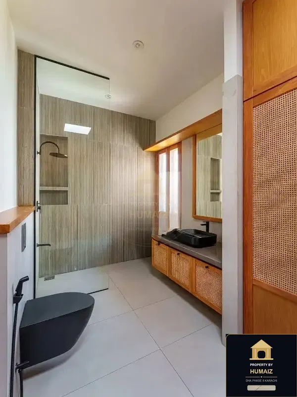500 Sq. Yd. 6-Bedroom Luxury Villa (West Open, 6 Bath, Residence 3) on Khayaban-e-Faisal For Sale in DHA Phase 8 Karachi — Photograph 9