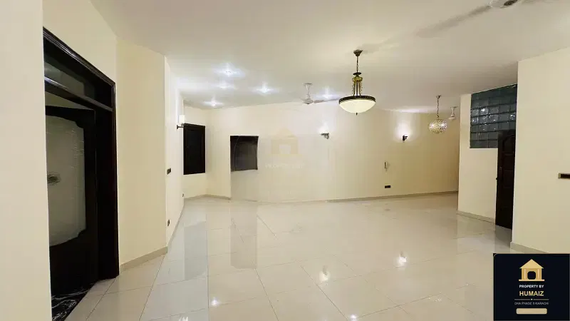 4-Bedroom Upper/Lower Portion (5 Bath, Unit 2) in DHA Phase 8 For Rent in DHA Phase 8 Karachi — Photograph 10
