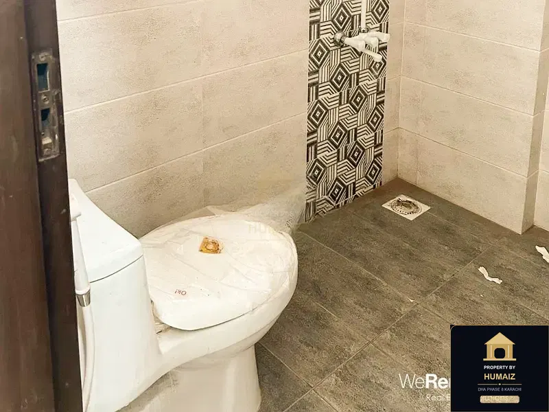 3-Bedroom Luxury Apartment (Boulevard Facing, 3 Bath, Suite 18) on Al-Murtaza Commercial For Rent in DHA Phase 8 Karachi — Photograph 11