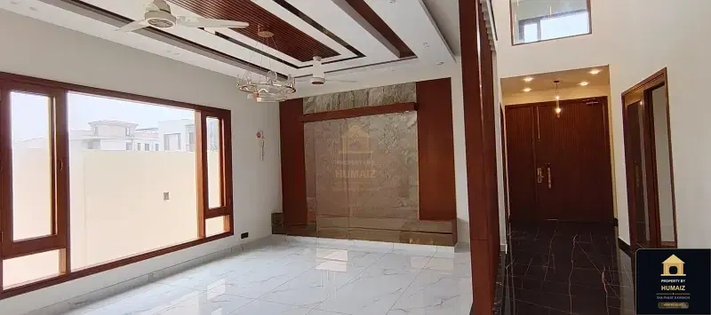 500 Sq. Yd. 7-Bedroom Luxury Villa (Basement, 6 Bath, Residence 9) in DHA Phase 8 For Sale in DHA Phase 8 Karachi — Photograph 11