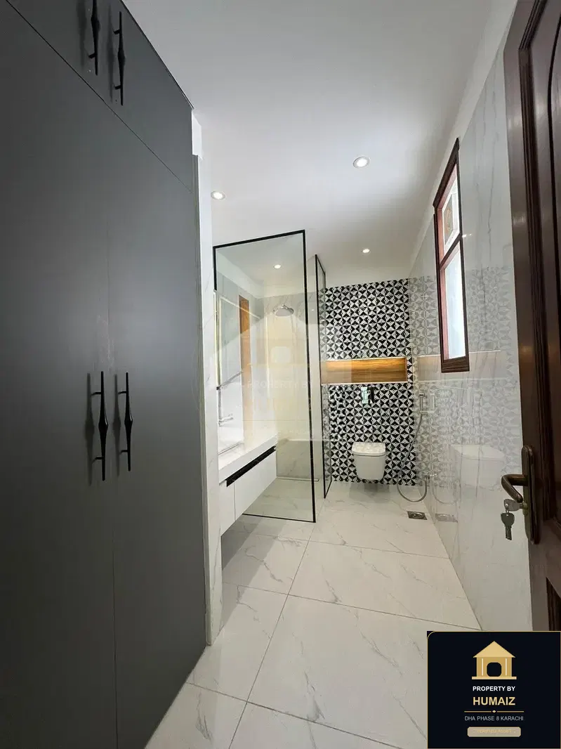 666 Sq. Yd. 6-Bedroom Luxury Villa (Basement, 7 Bath, Residence 10) in DHA Phase 8 For Sale in DHA Phase 8 Karachi — Photograph 22