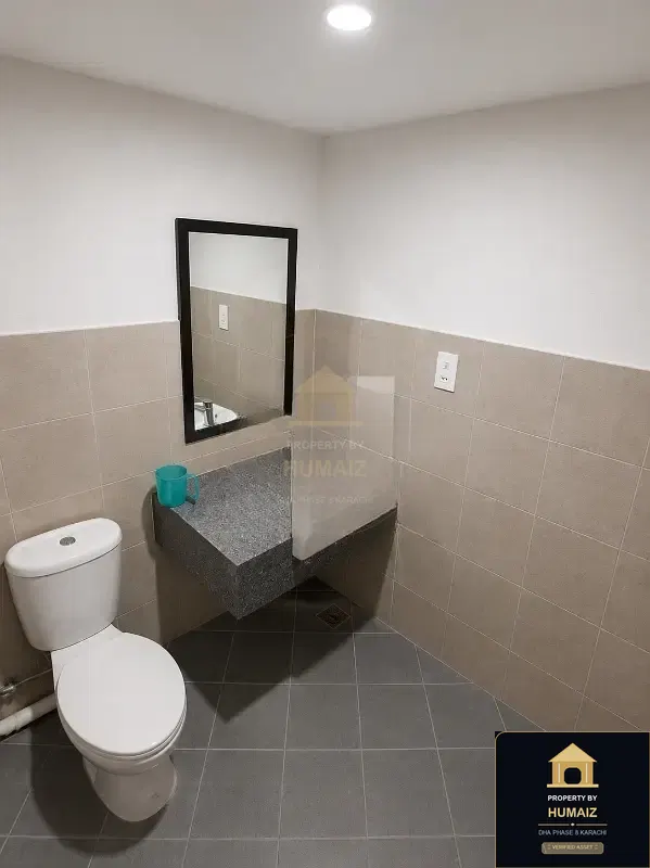 4-Bedroom Luxury Apartment (Sea Facing, 5 Bath, Suite 4) at Pearl Towers For Rent in DHA Phase 8 Karachi — Photograph 11