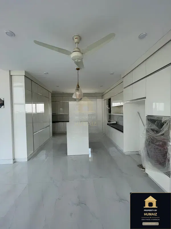 666 Sq. Yd. 6-Bedroom Luxury Villa (Private Pool, 7 Bath, Residence 6) in DHA Phase 8 For Sale in DHA Phase 8 Karachi — Photograph 2