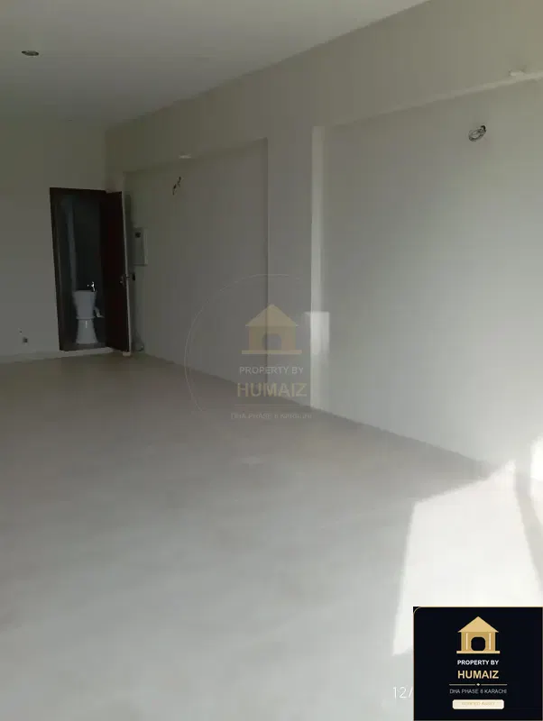 131 Sq. Yd. Corporate Office Space on Zulfiqar Commercial For Rent in DHA Phase 8 Karachi — Photograph 9