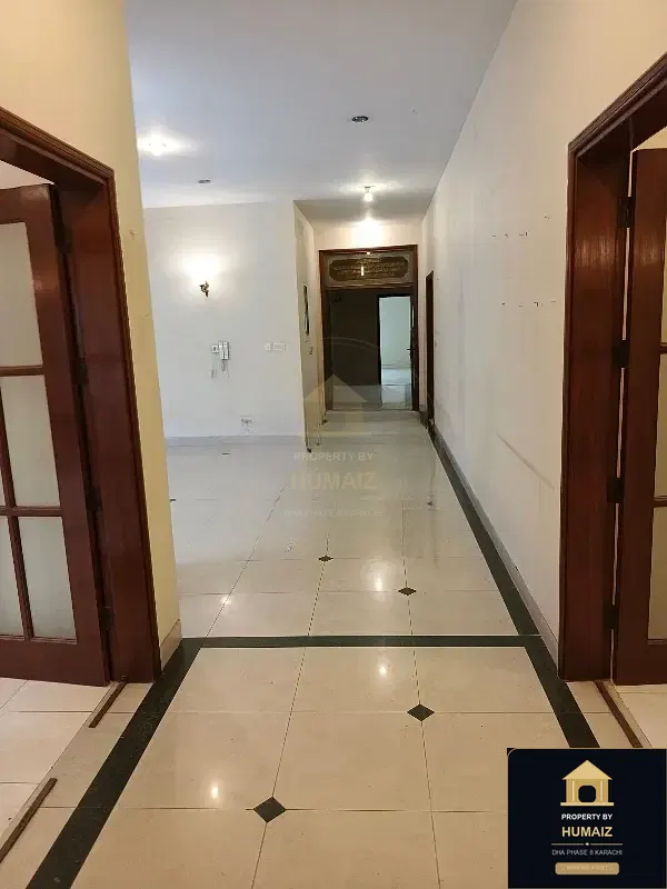 3-Bedroom Upper/Lower Portion (4 Bath, Unit 11) in DHA Phase 8 For Rent in DHA Phase 8 Karachi — Photograph 2